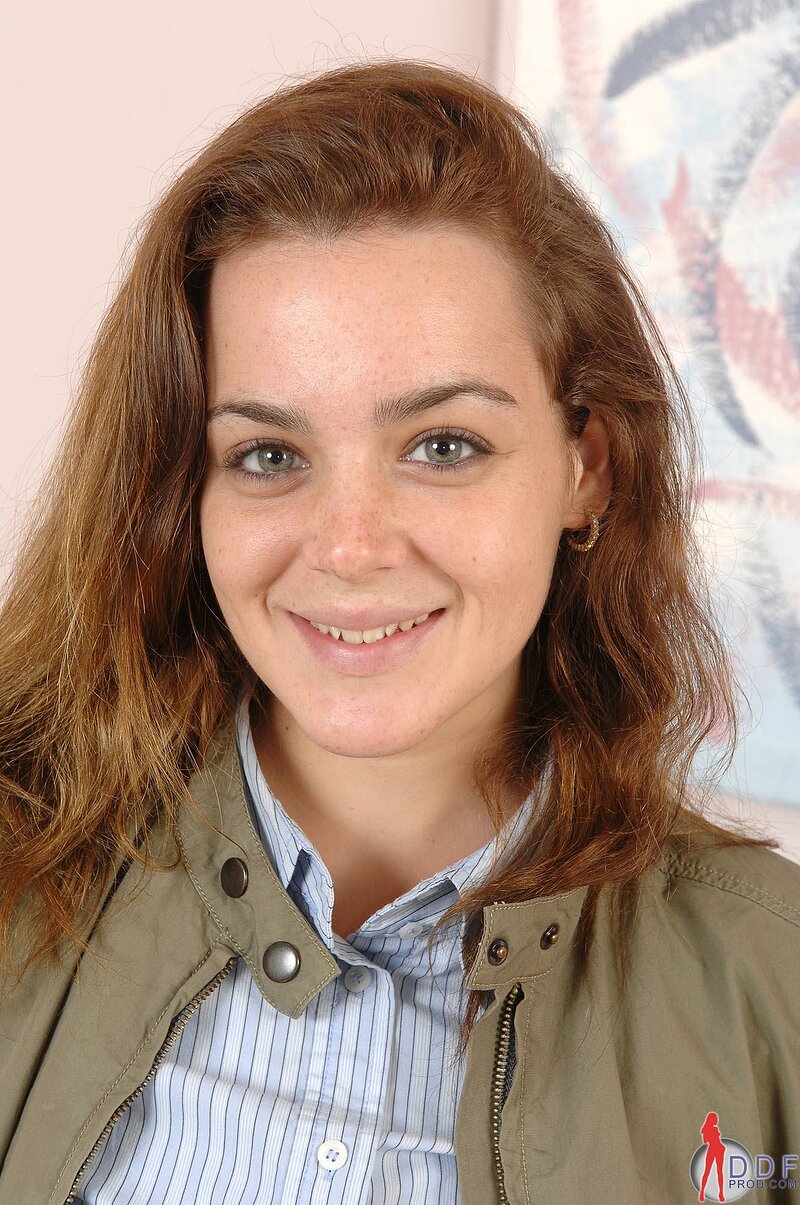 Инна, 18 лет, 2 размер груди